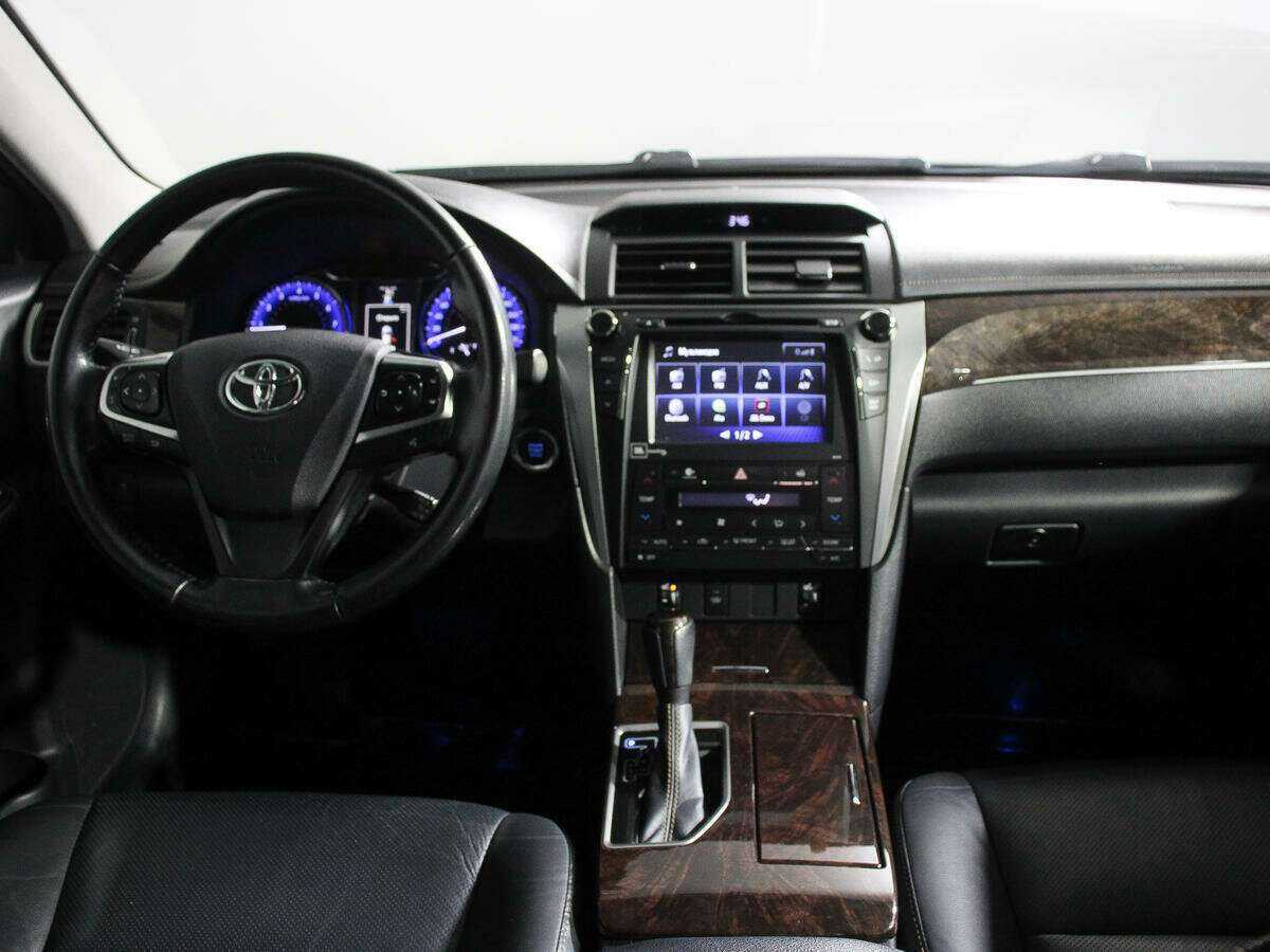 Toyota Camry с пробегом — 2018 год. Фото: #11