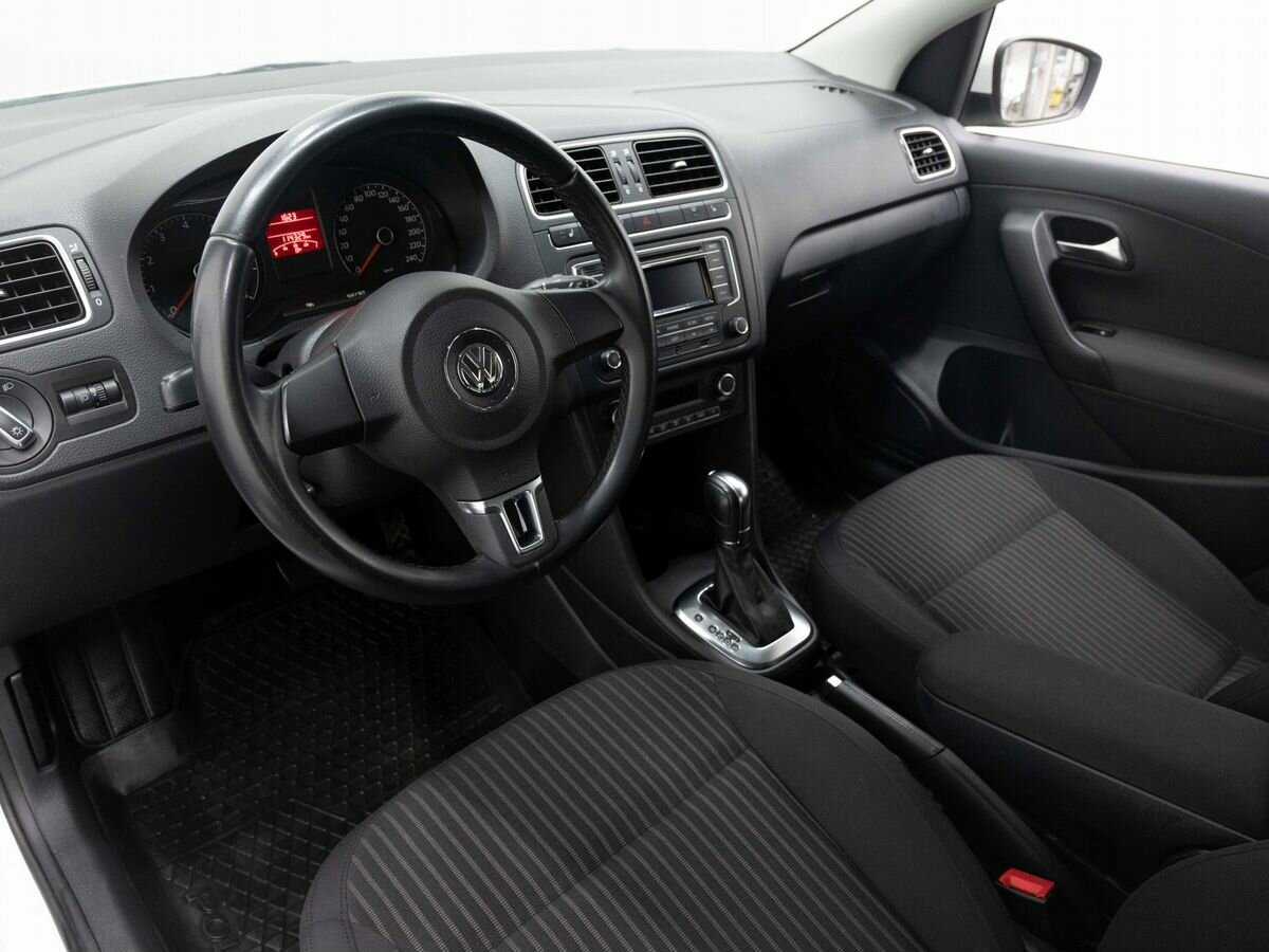 Volkswagen Polo с пробегом — 2014 год. Фото: #7