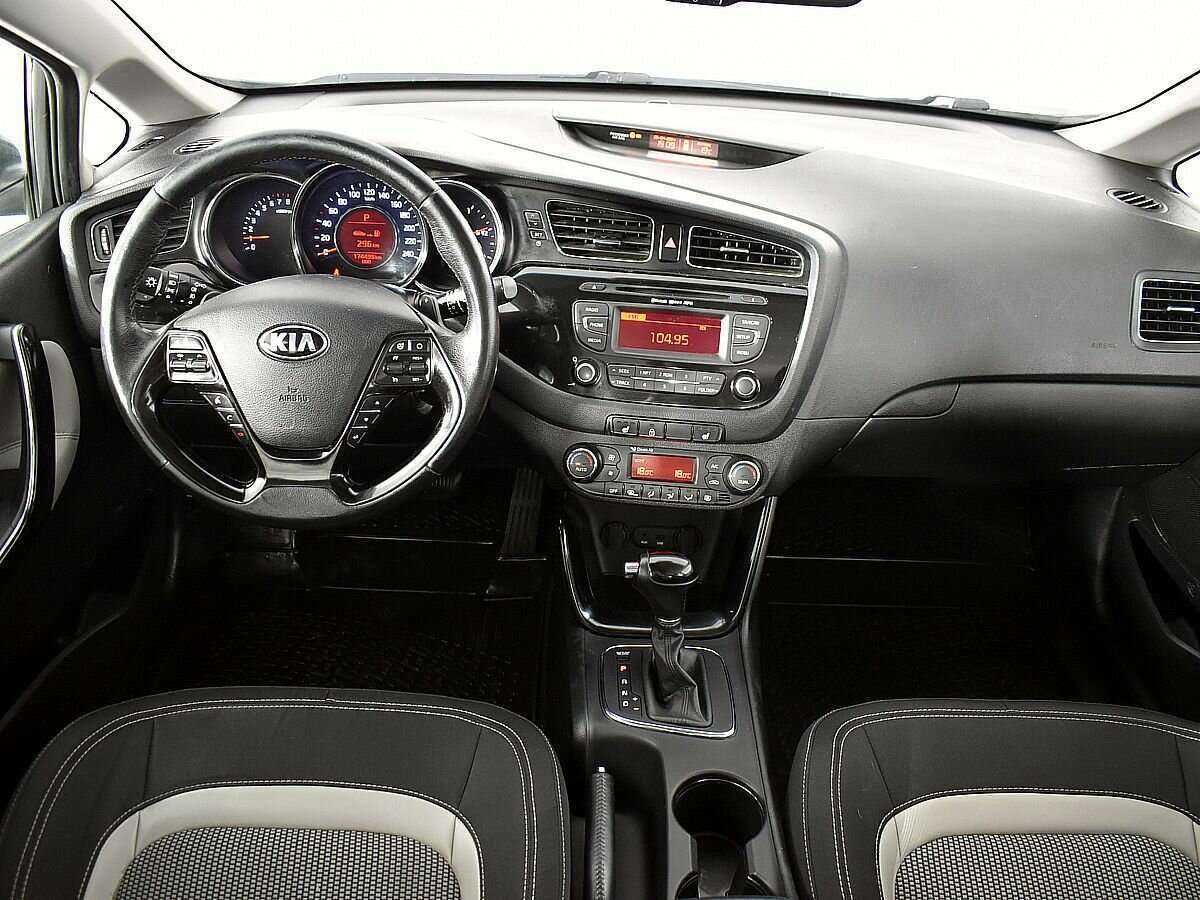 Kia Ceed с пробегом — 2015 год. Фото: #9