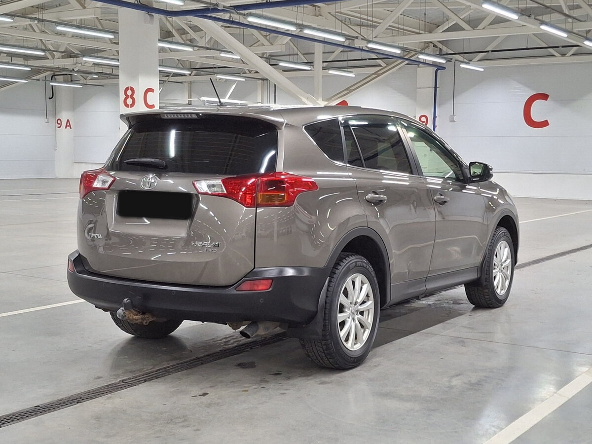 Toyota RAV4 с пробегом — 2013 год. Фото: #4