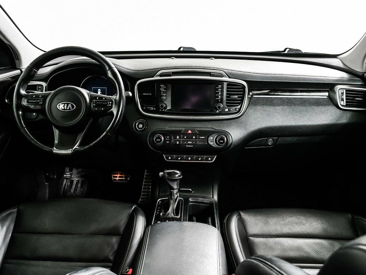 Kia Sorento с пробегом — 2017 год. Фото: #10