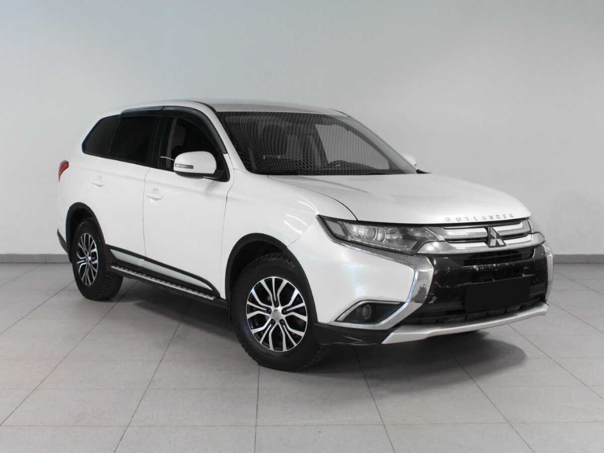 Mitsubishi Outlander с пробегом — 2017 год. Фото: #2