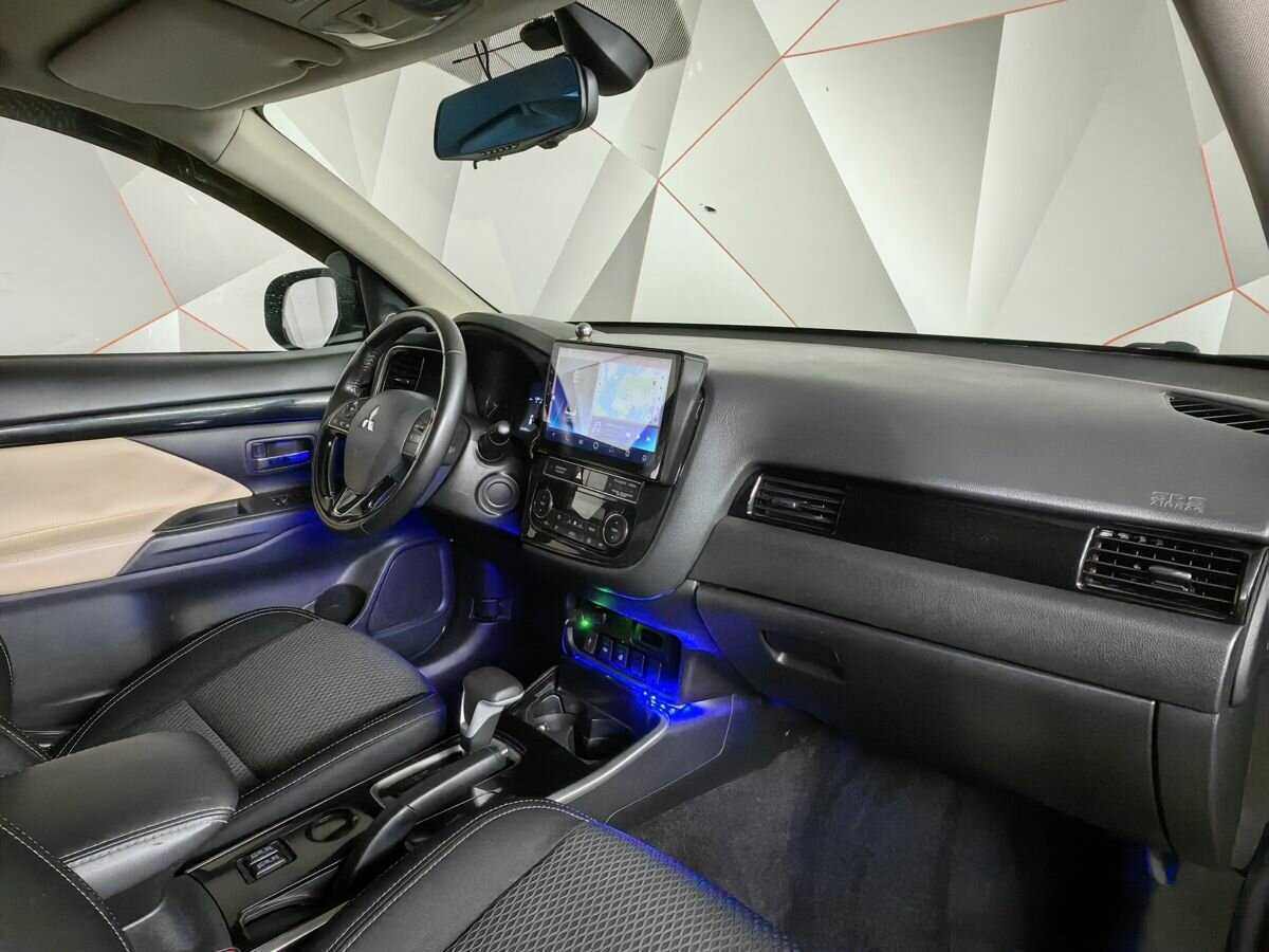 Mitsubishi Outlander с пробегом — 2019 год. Фото: #8