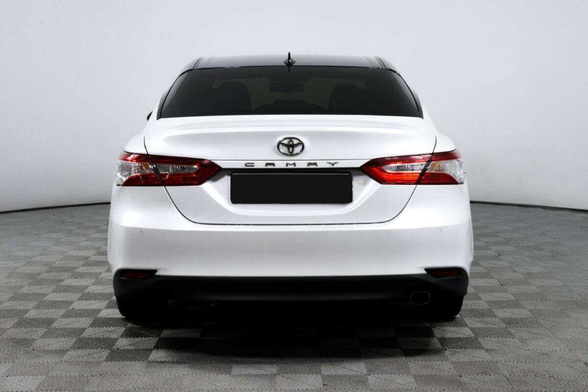 Toyota Camry с пробегом — 2020 год. Фото: #5