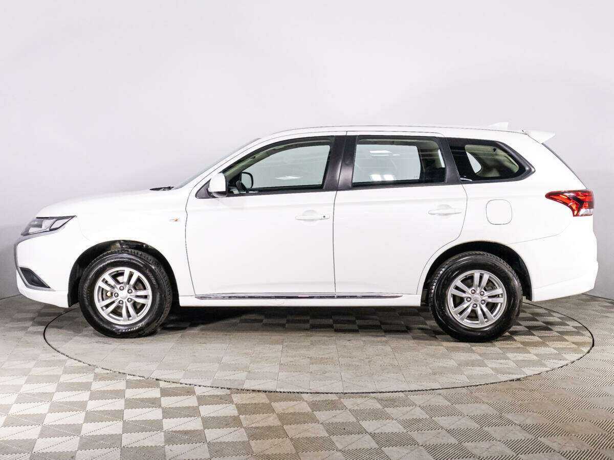 Mitsubishi Outlander с пробегом — 2022 год. Фото: #7