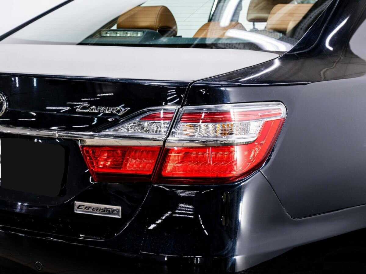 Toyota Camry с пробегом — 2017 год. Фото: #23