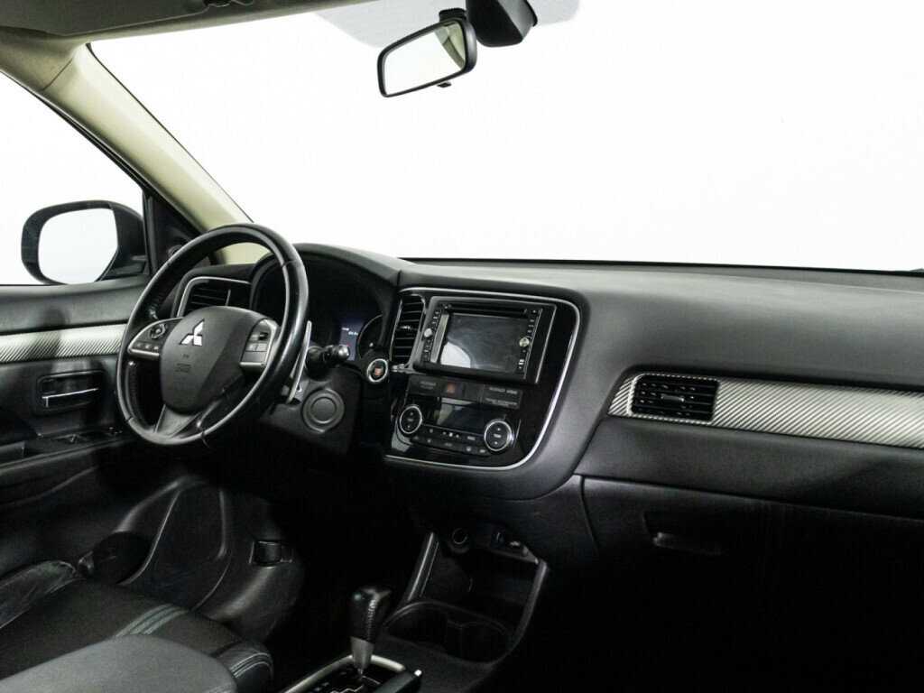 Mitsubishi Outlander с пробегом — 2013 год. Фото: #8
