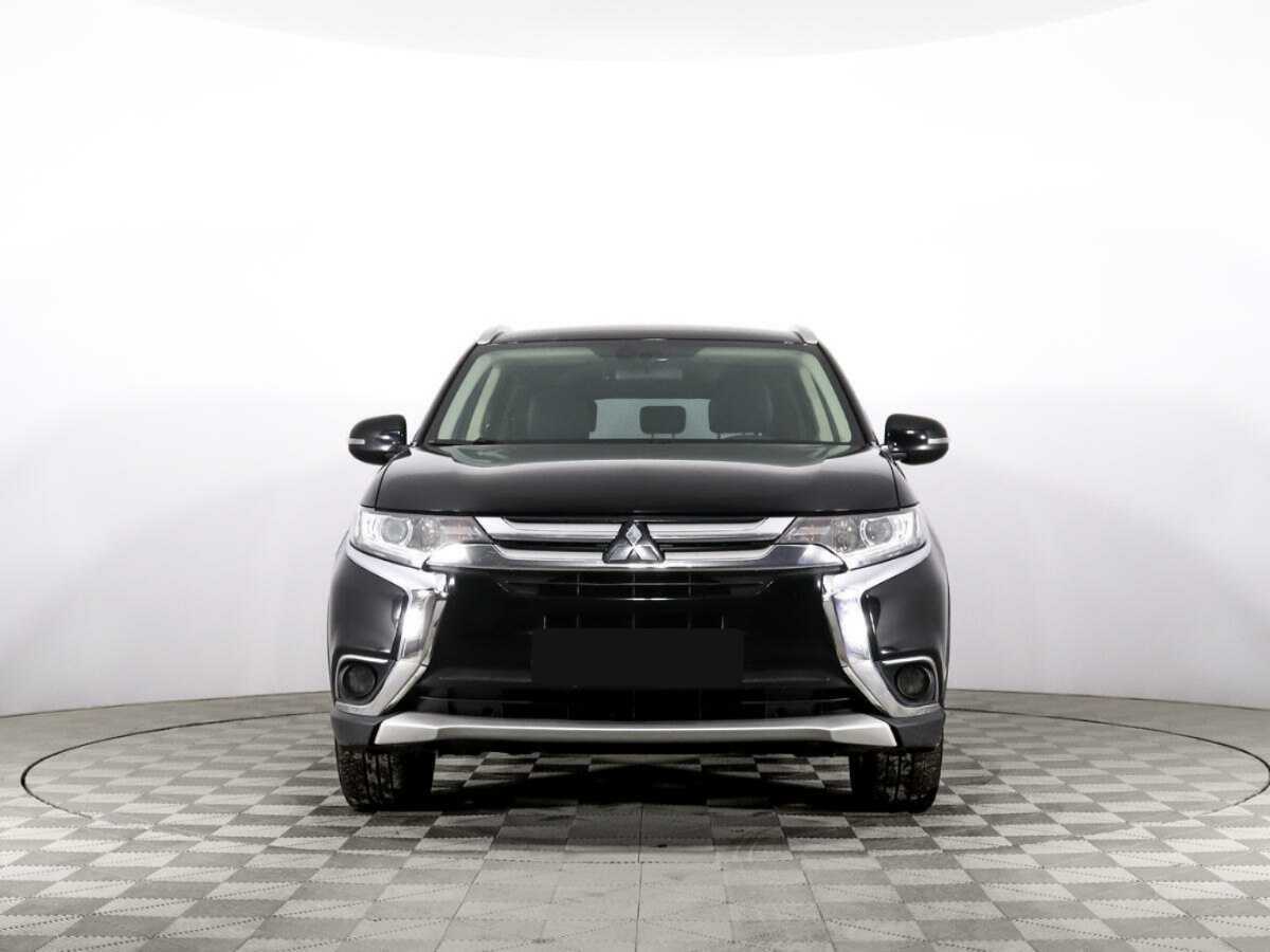 Mitsubishi Outlander с пробегом — 2017 год. Фото: #1