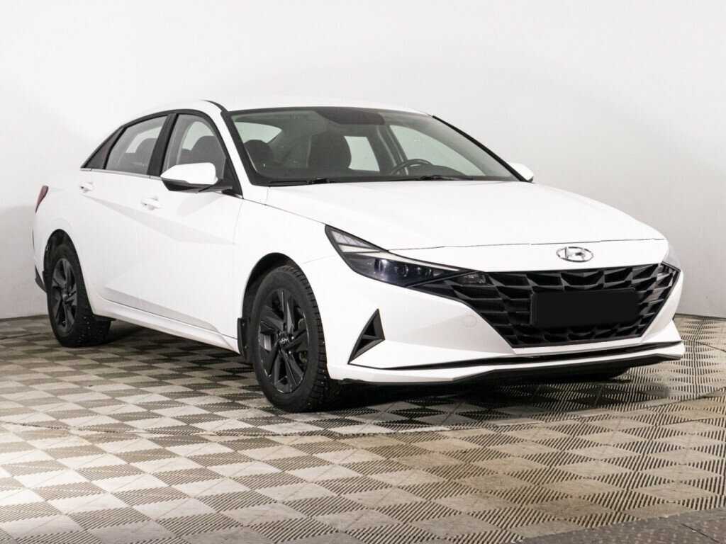 Hyundai Elantra с пробегом — 2021 год. Фото: #2