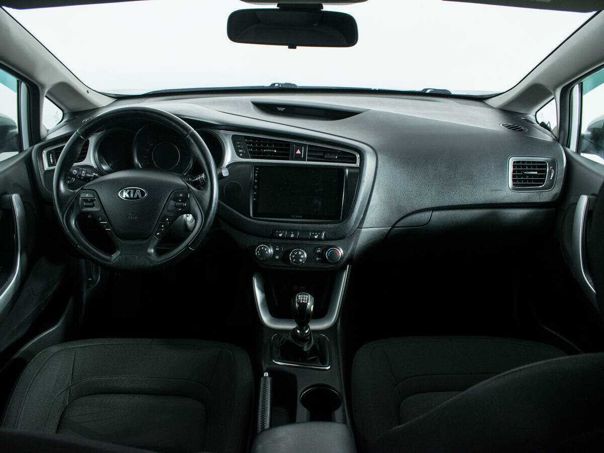 Kia Ceed с пробегом — 2016 год. Фото: #9