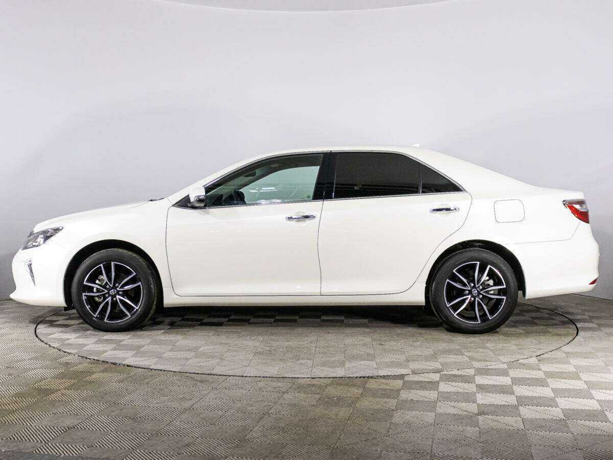 Toyota Camry с пробегом — 2017 год. Фото: #7