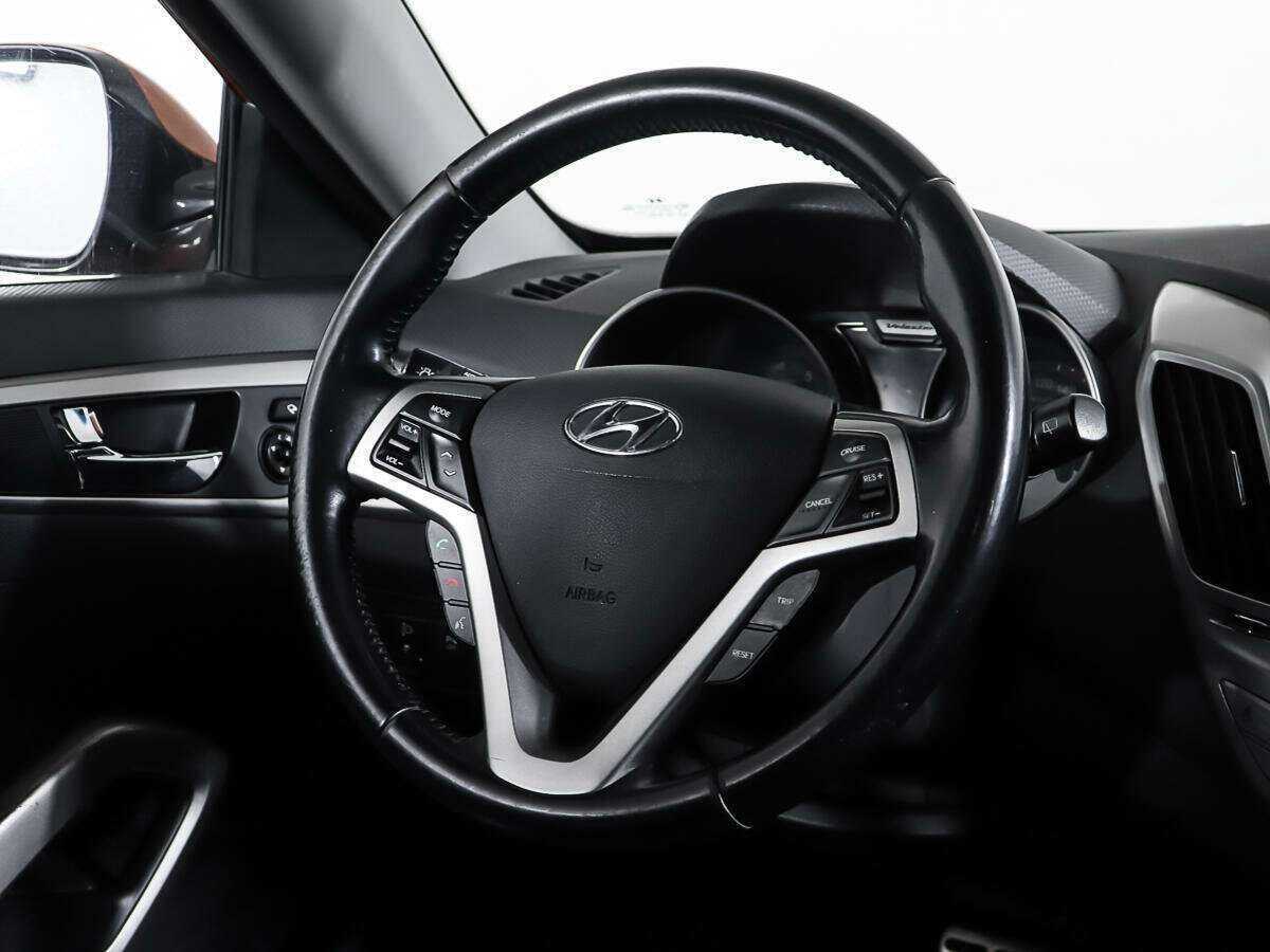 Hyundai Veloster с пробегом — 2014 год. Фото: #8