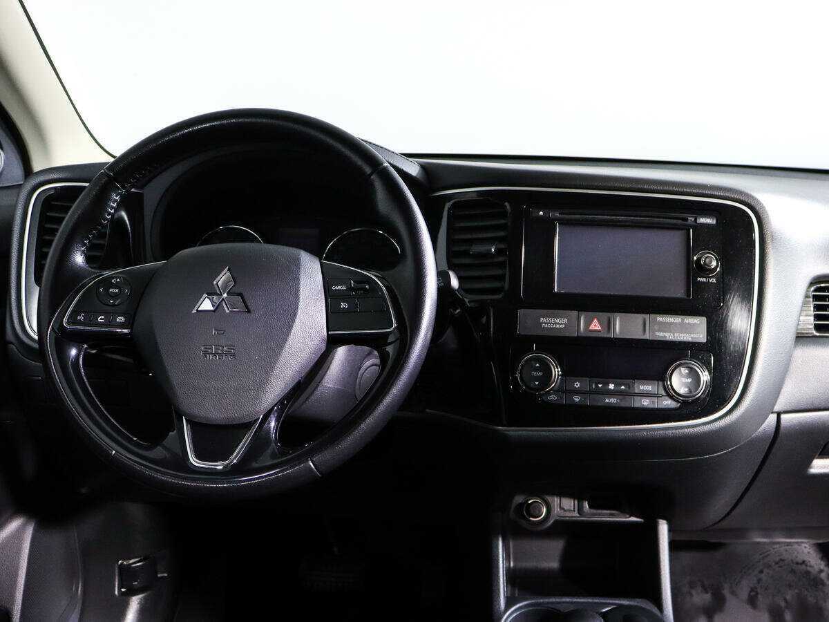 Mitsubishi Outlander с пробегом — 2016 год. Фото: #10