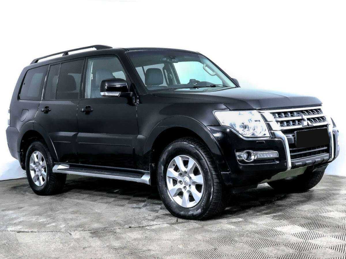 Mitsubishi Pajero с пробегом — 2017 год. Фото: #2