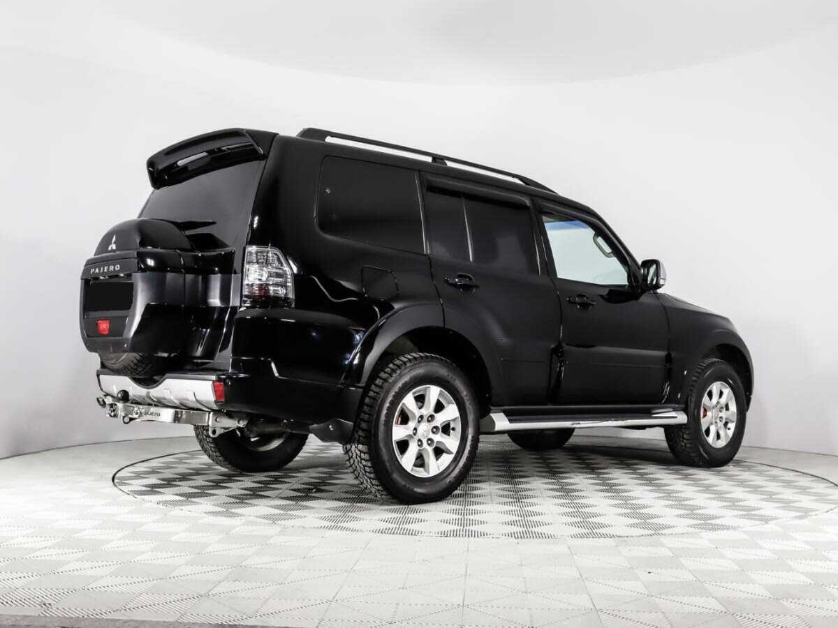 Mitsubishi Pajero с пробегом — 2015 год. Фото: #4