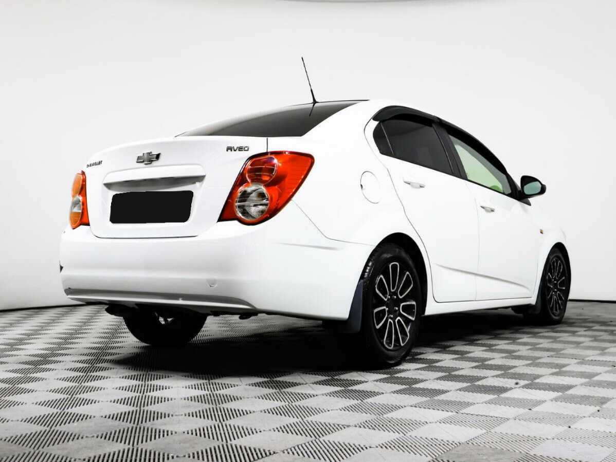 Chevrolet Aveo с пробегом — 2014 год. Фото: #4