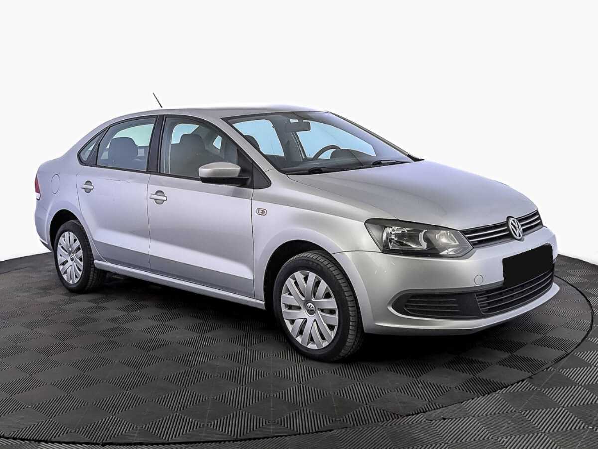 Volkswagen Polo с пробегом — 2015 год. Фото: #2