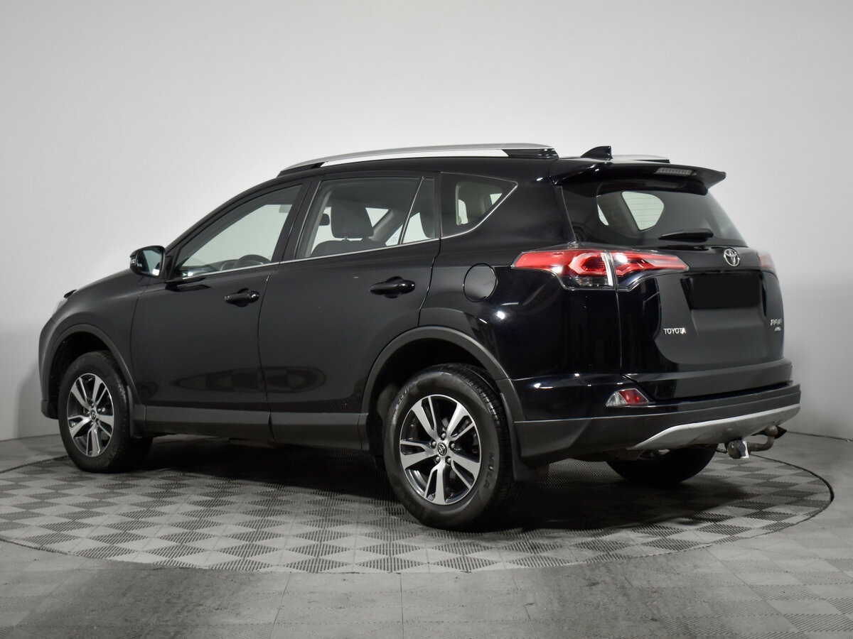 Toyota RAV4 с пробегом — 2018 год. Фото: #5