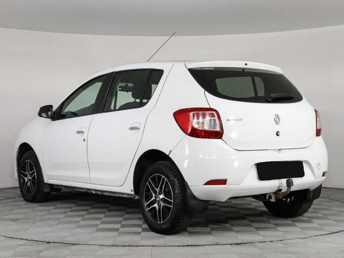 Renault Sandero с пробегом — 2014 год. Фото: #6
