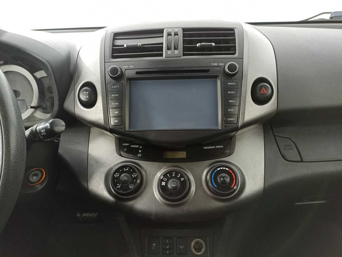 Toyota RAV4 с пробегом — 2012 год. Фото: #12