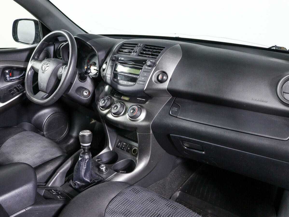 Toyota RAV4 с пробегом — 2012 год. Фото: #6