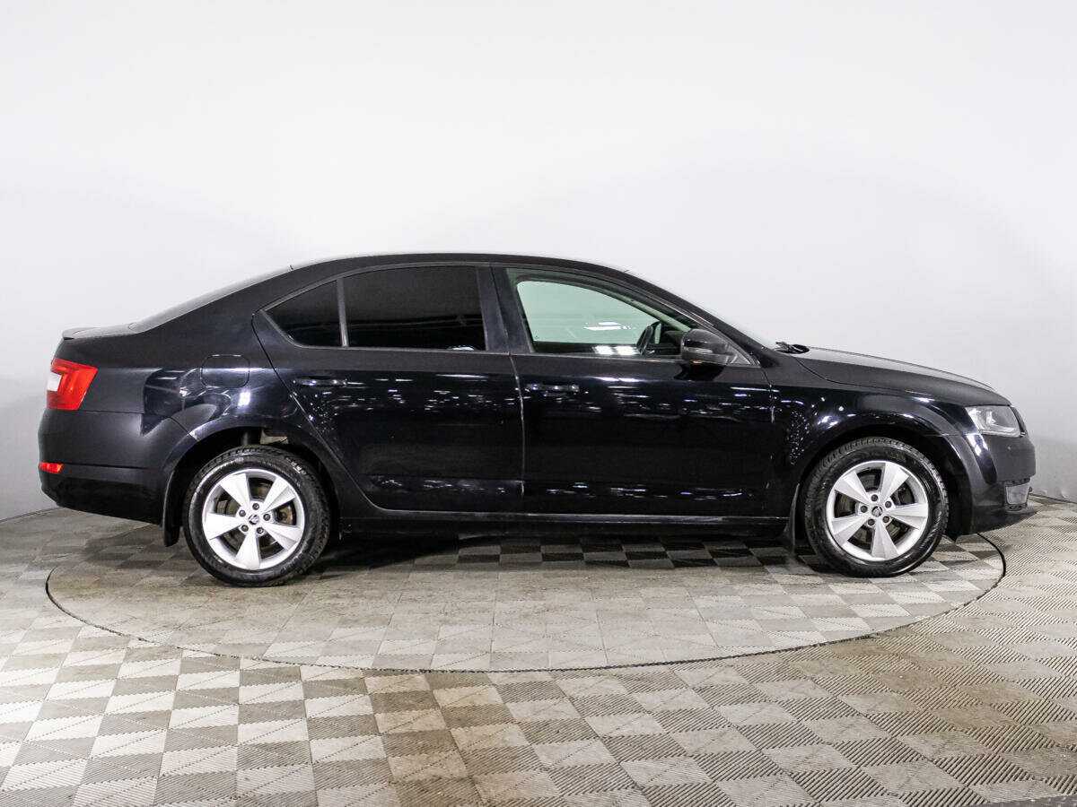 Skoda Octavia с пробегом — 2014 год. Фото: #3