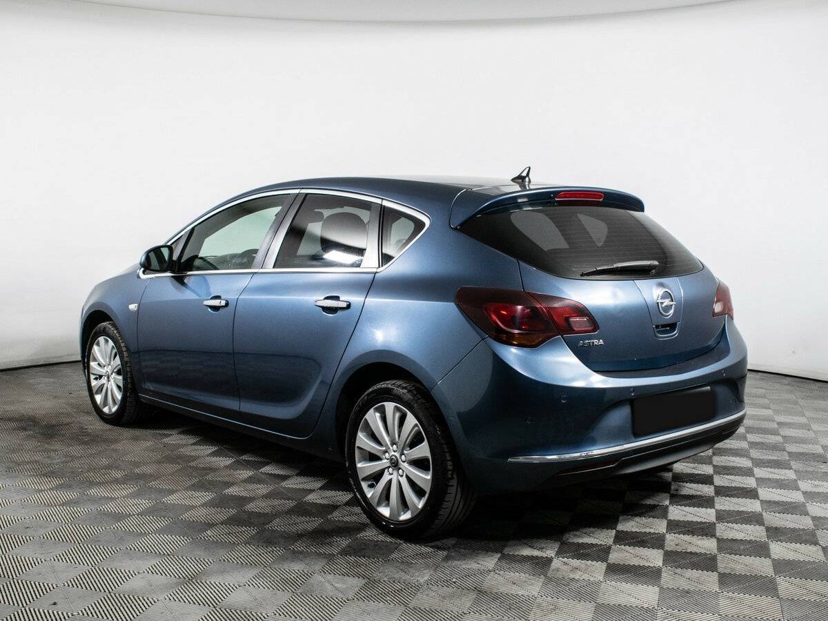 Opel Astra с пробегом — 2013 год. Фото: #5