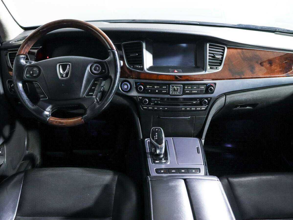 Hyundai Equus с пробегом — 2014 год. Фото: #9