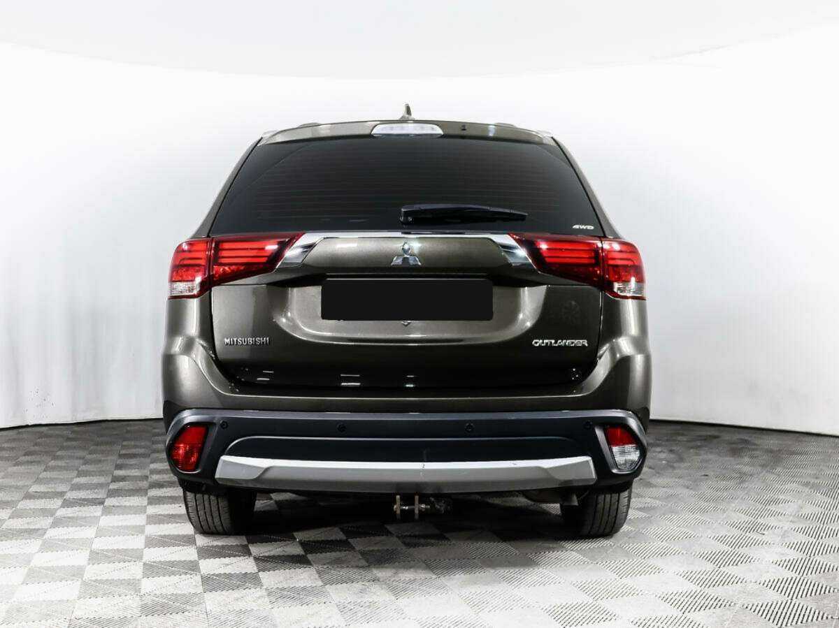 Mitsubishi Outlander с пробегом — 2018 год. Фото: #5