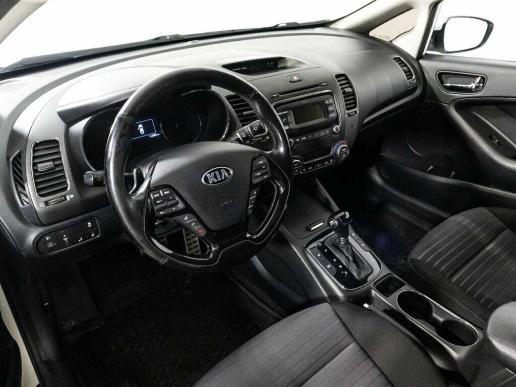 Kia Cerato с пробегом — 2017 год. Фото: #9