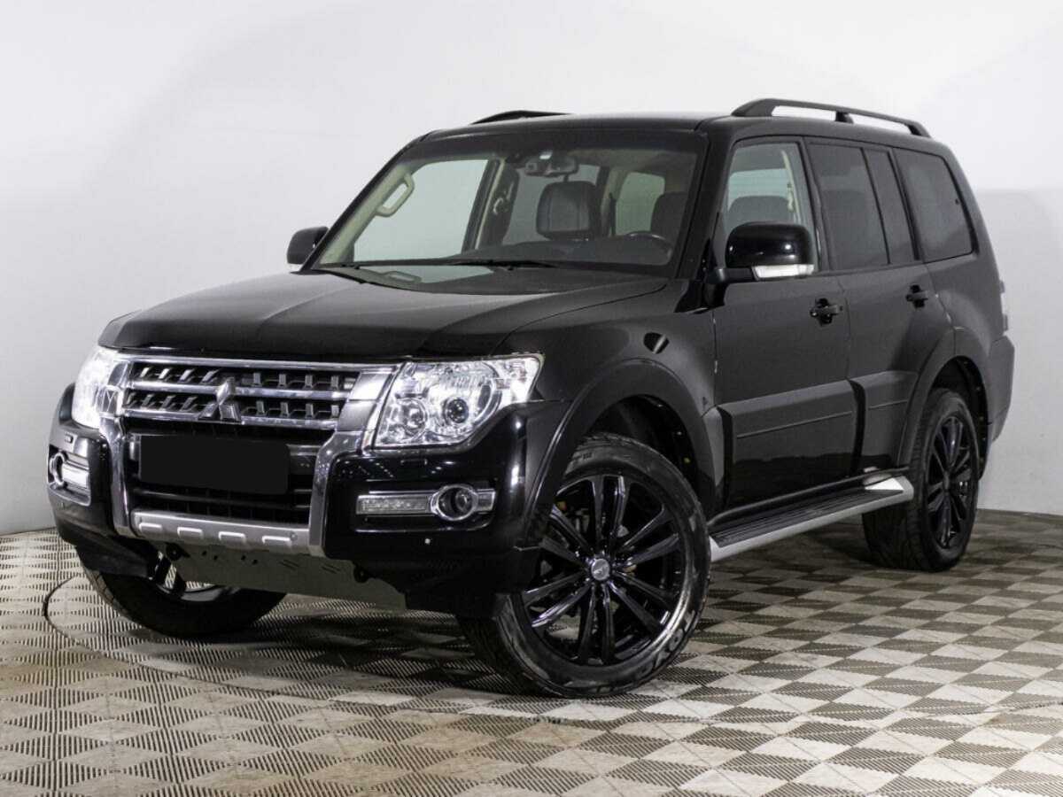Mitsubishi Pajero с пробегом — 2015 год. Фото: #0