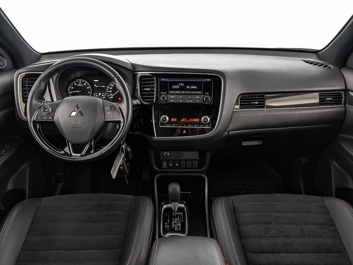 Mitsubishi Outlander с пробегом — 2021 год. Фото: #13