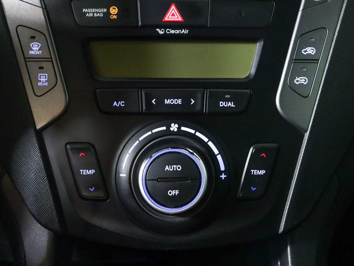 Hyundai Santa Fe с пробегом — 2012 год. Фото: #13