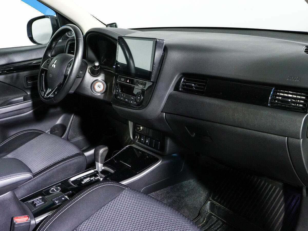 Mitsubishi Outlander с пробегом — 2018 год. Фото: #6