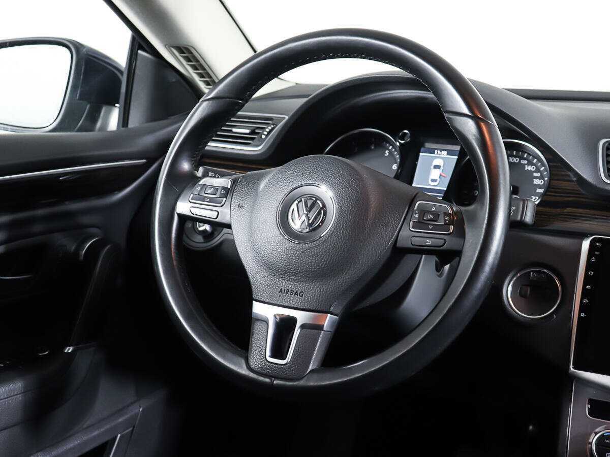 Volkswagen Passat CC с пробегом — 2013 год. Фото: #14