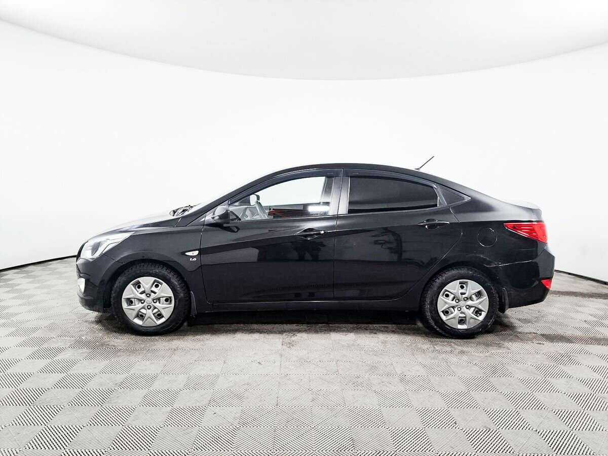Hyundai Solaris с пробегом — 2015 год. Фото: #6