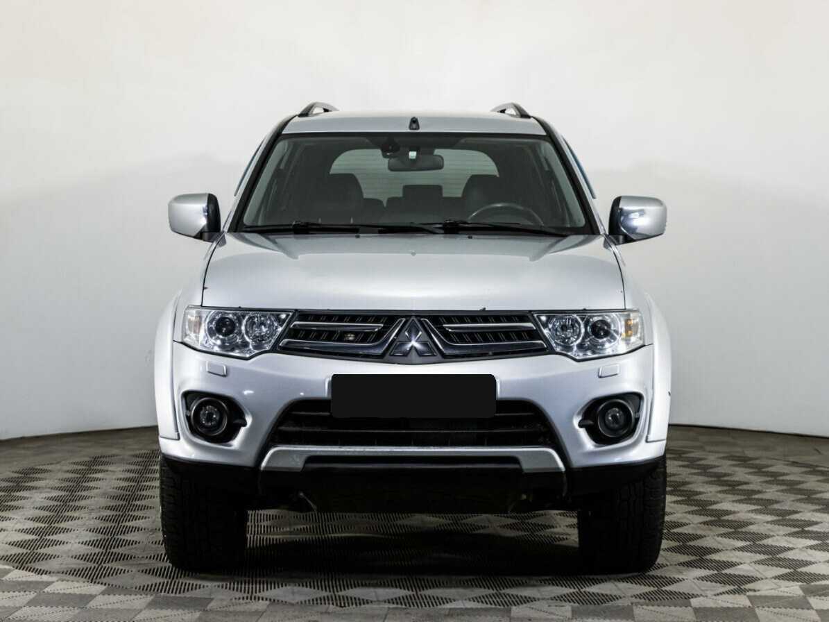 Mitsubishi Pajero Sport с пробегом — 2013 год. Фото: #1