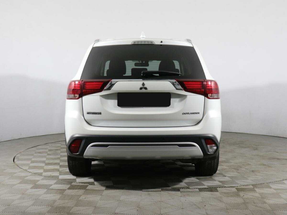 Mitsubishi Outlander с пробегом — 2019 год. Фото: #5