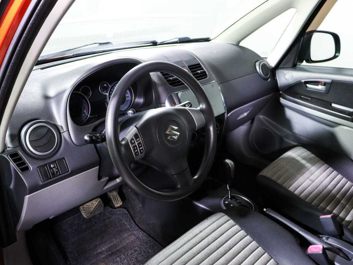 Suzuki SX4 с пробегом — 2012 год. Фото: #13