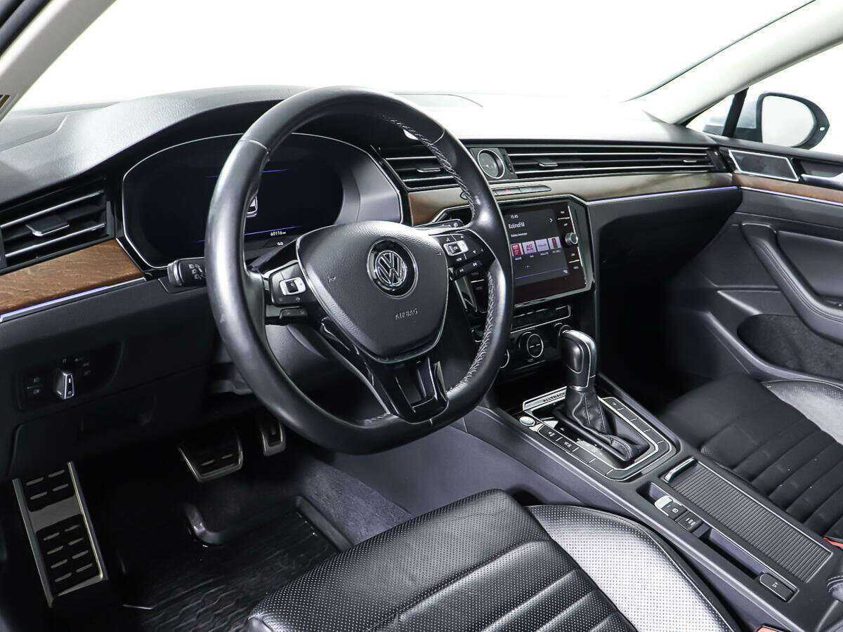 Volkswagen Passat с пробегом — 2018 год. Фото: #12