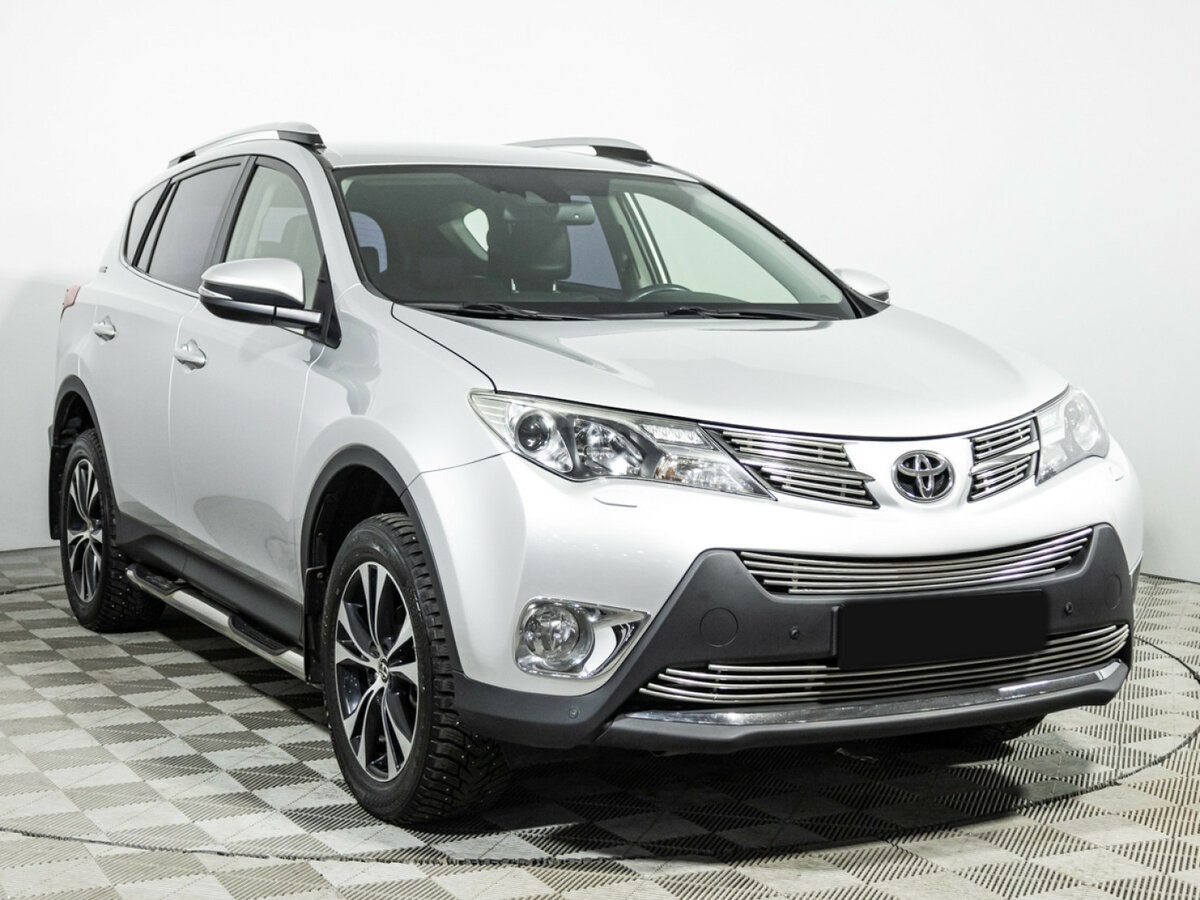 Toyota RAV4 с пробегом — 2014 год. Фото: #2