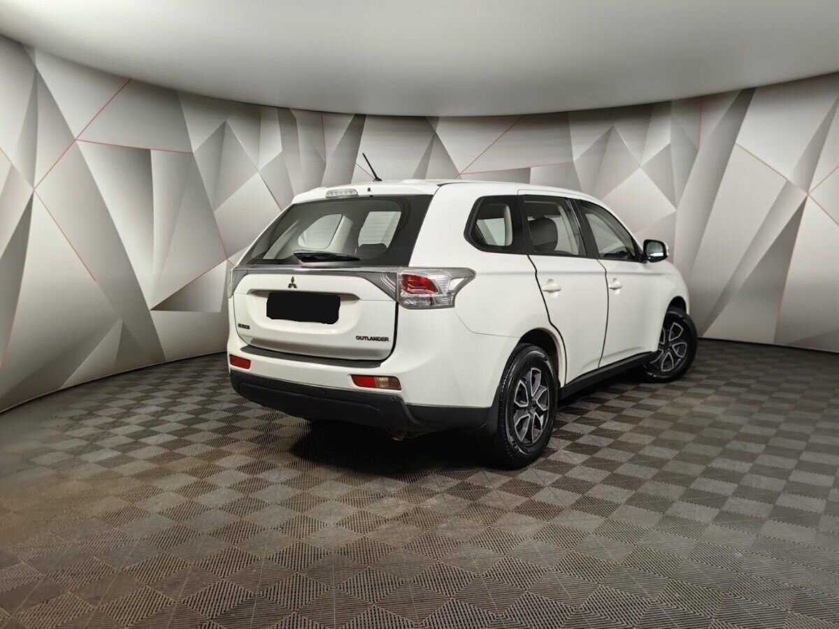 Mitsubishi Outlander с пробегом — 2012 год. Фото: #1