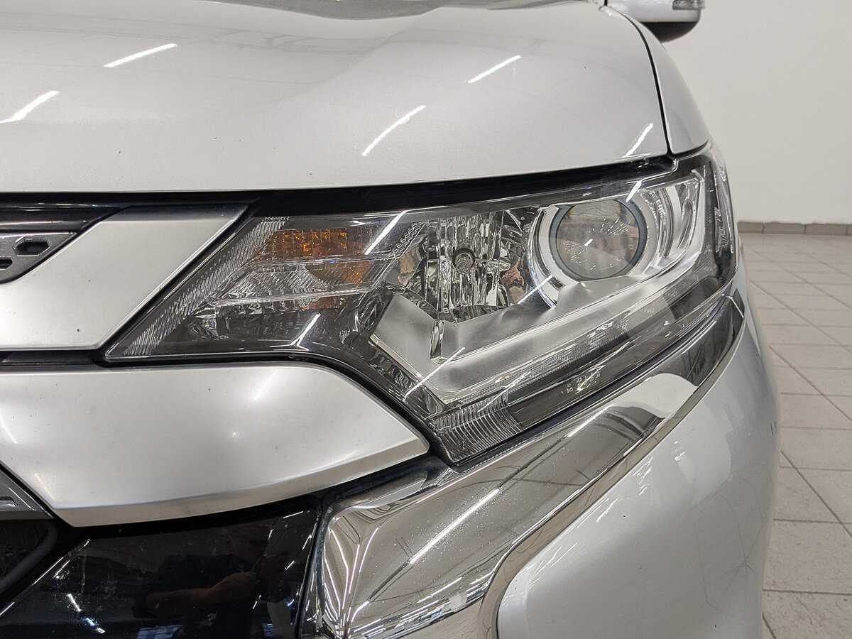 Mitsubishi Outlander с пробегом — 2020 год. Фото: #10