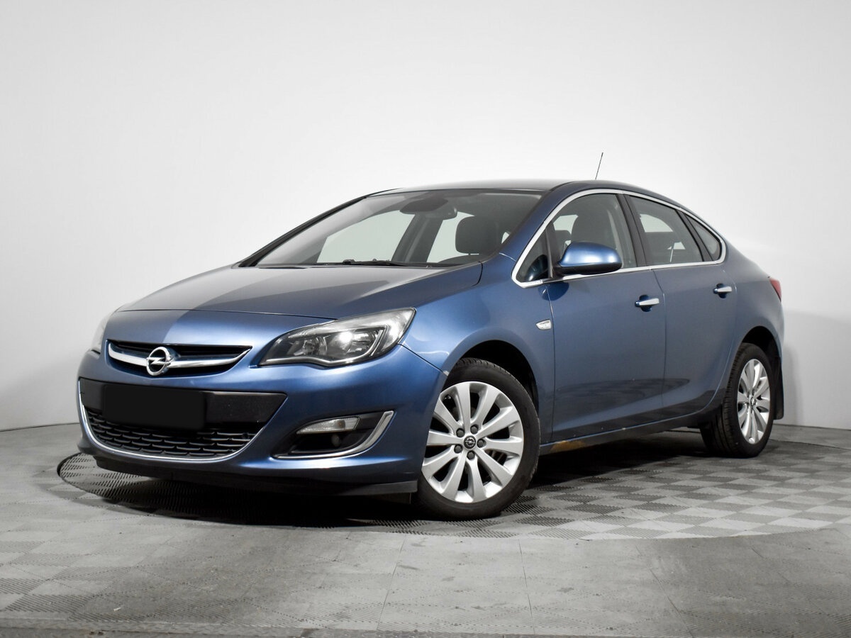 Opel Astra с пробегом — 2013 год. Фото: #0