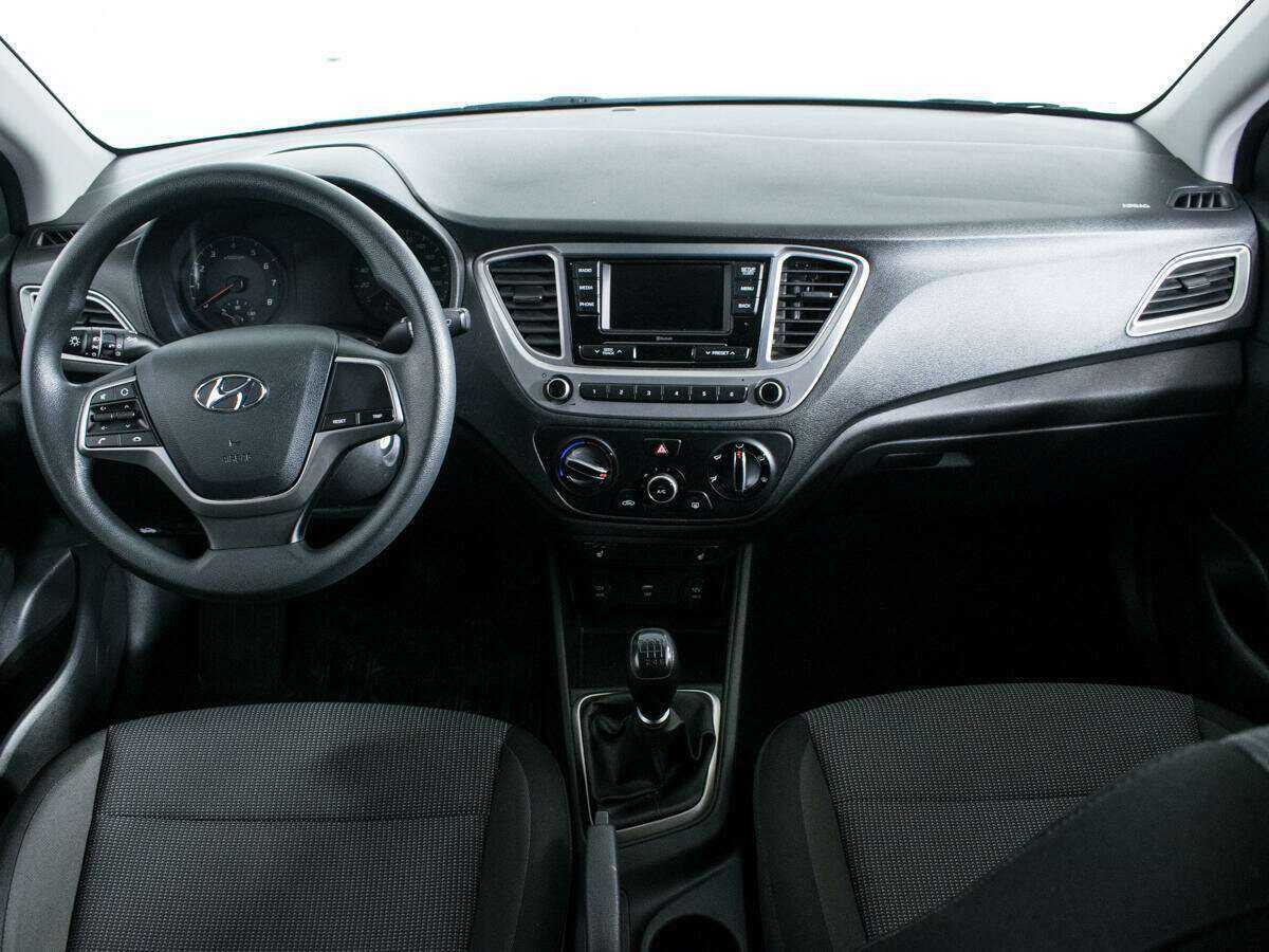 Hyundai Solaris с пробегом — 2021 год. Фото: #11