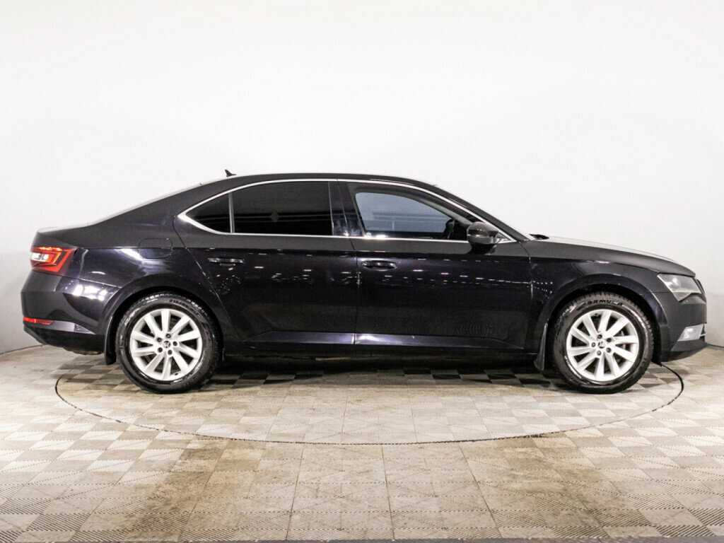 Skoda Superb с пробегом — 2017 год. Фото: #3