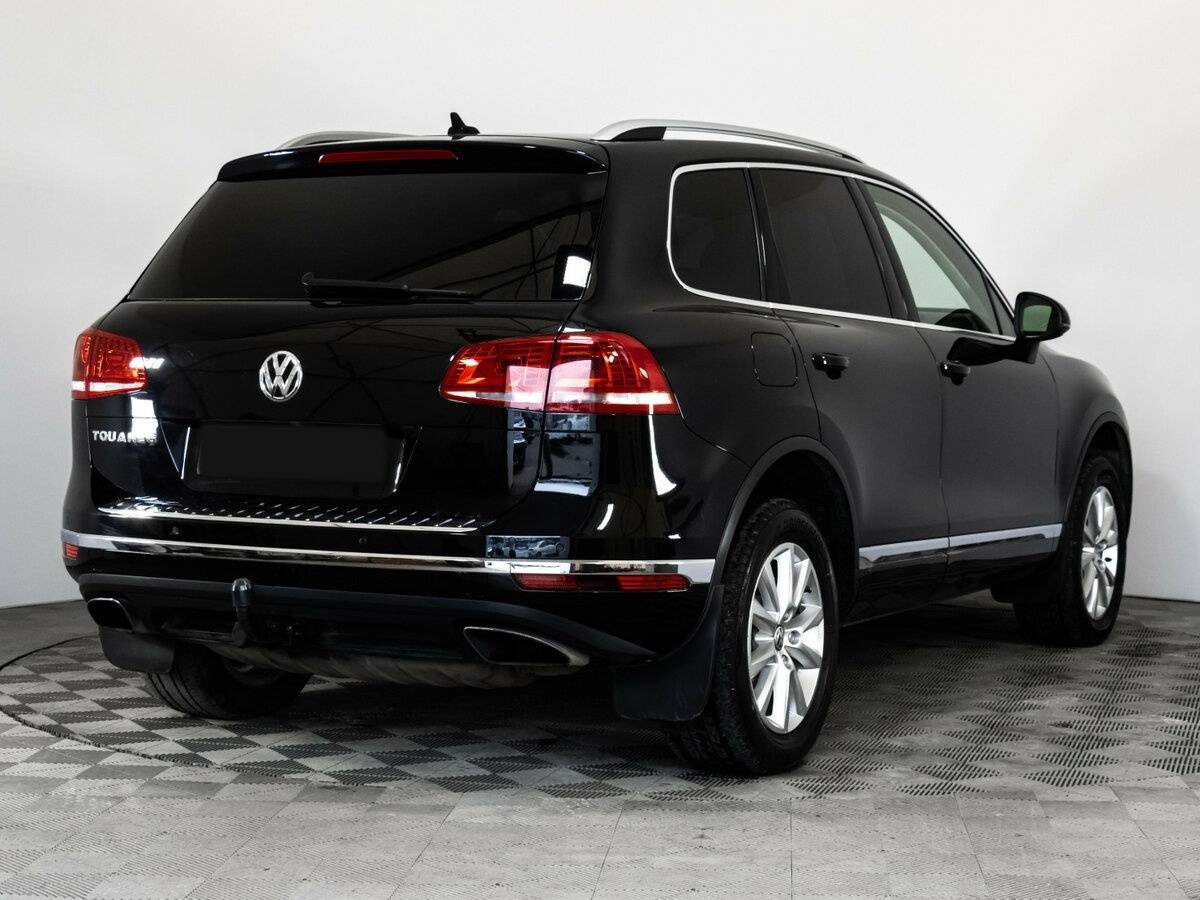 Volkswagen Touareg с пробегом — 2015 год. Фото: #4