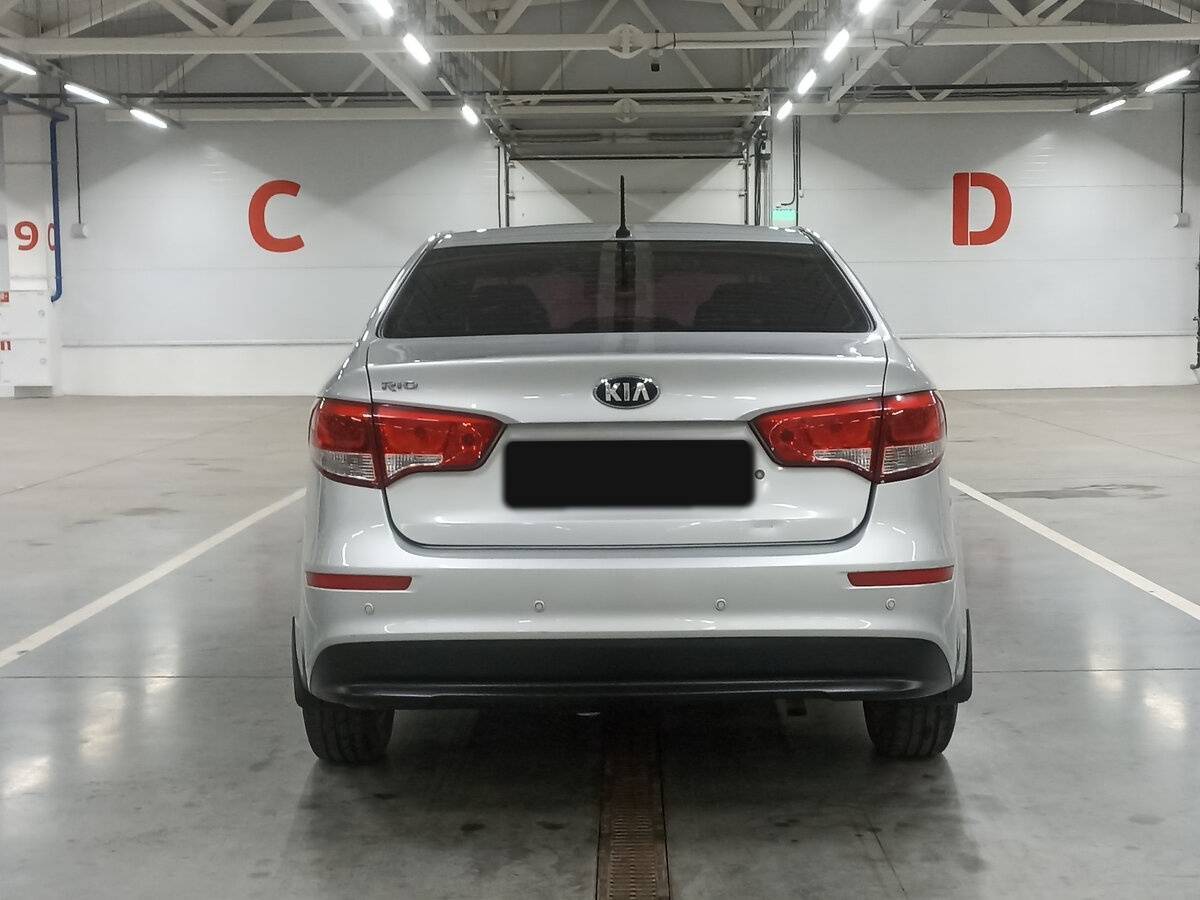 Kia Rio с пробегом — 2015 год. Фото: #5