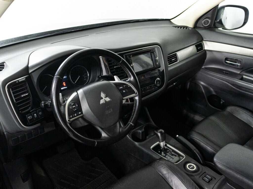 Mitsubishi Outlander с пробегом — 2013 год. Фото: #10