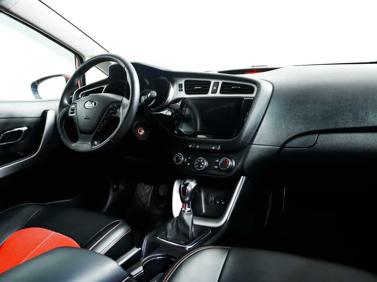Kia Ceed с пробегом — 2015 год. Фото: #6